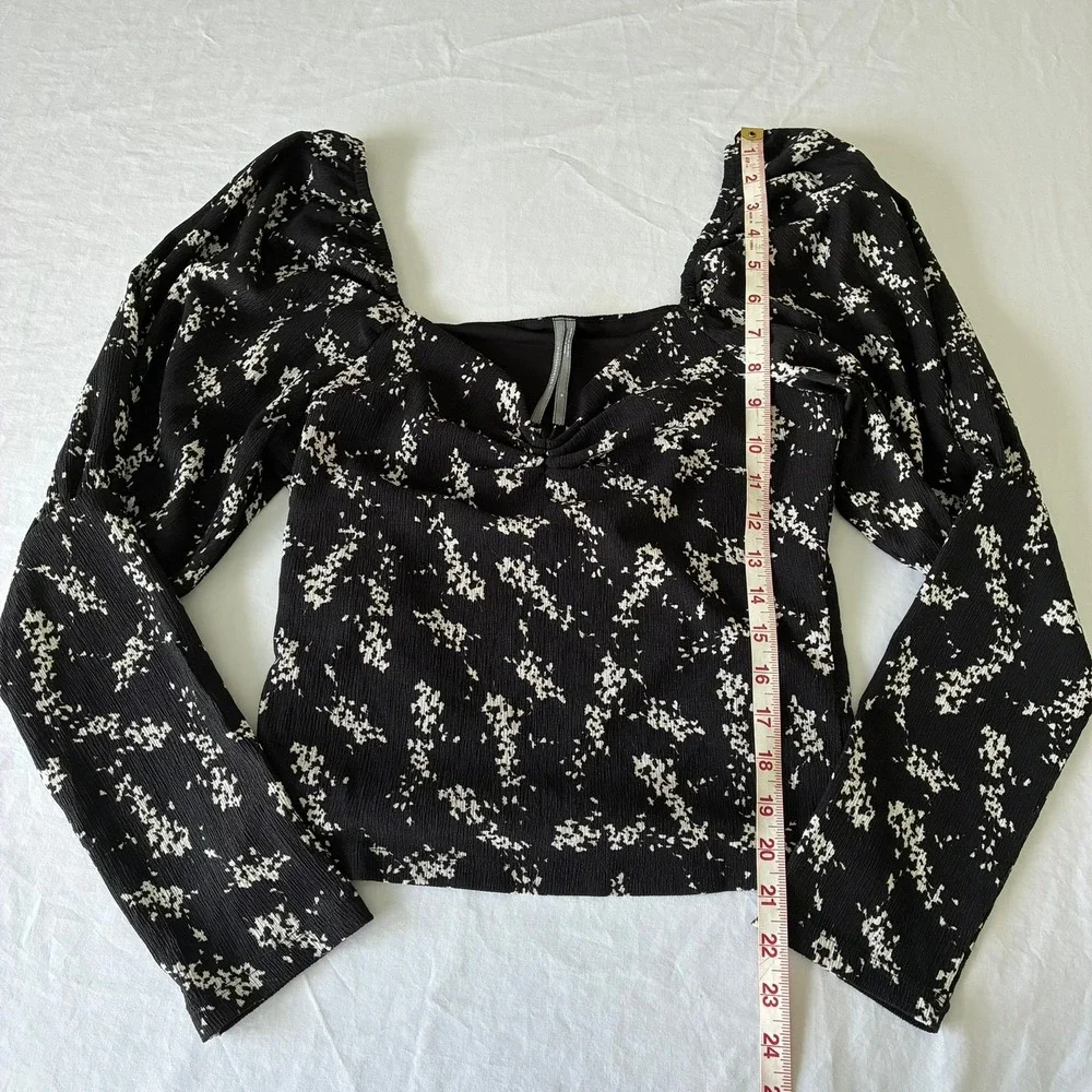 Anthropologie Black White Floral Sweetheart Twist Puff Sleeve Blouse Top Medium